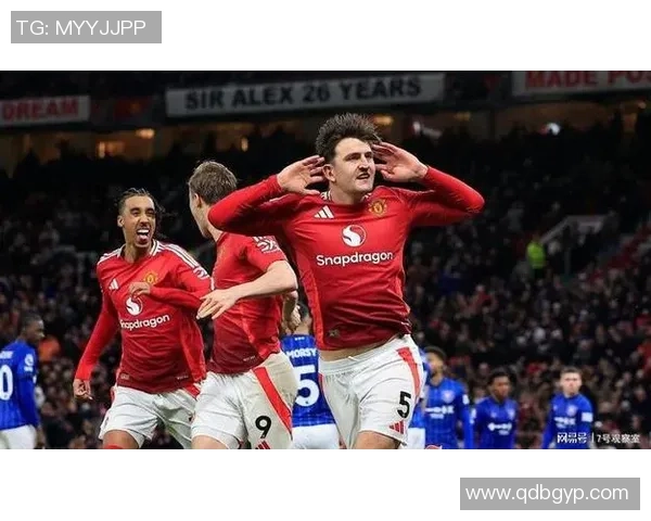 曼联重建之路：新主帅带领球队迎接挑战，球迷期待回归辉煌时刻