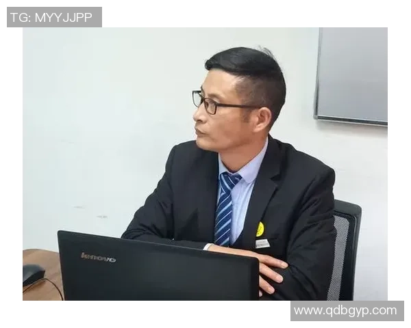 聚焦篮球超级巨星成长历程与赛场荣耀全面解读其影响力与未来展望