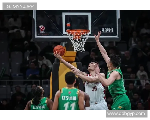 辽宁本钢激战赛场燃激情强强对决引爆新赛季篮球盛宴